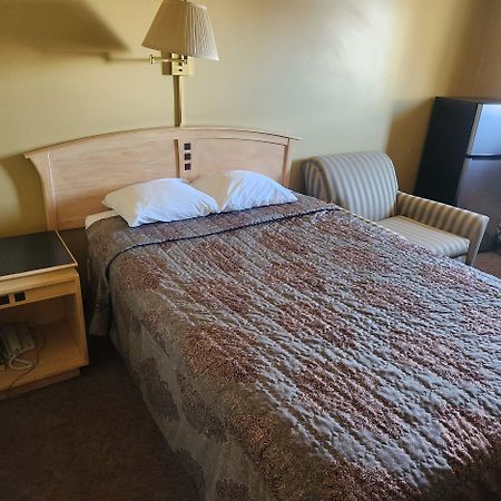 Hardisty Motel Extérieur photo